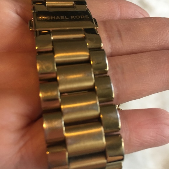 Michael Kors Women’s Bradshaw Gold tone watch - Picture 6 of 6